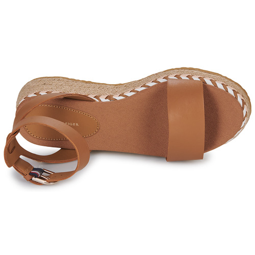 Tommy Hilfiger - LOW WEDGE SANDAL Cognac