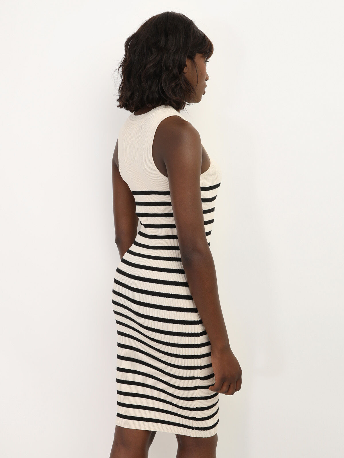 Robe moulante en maille à rayures- Beige