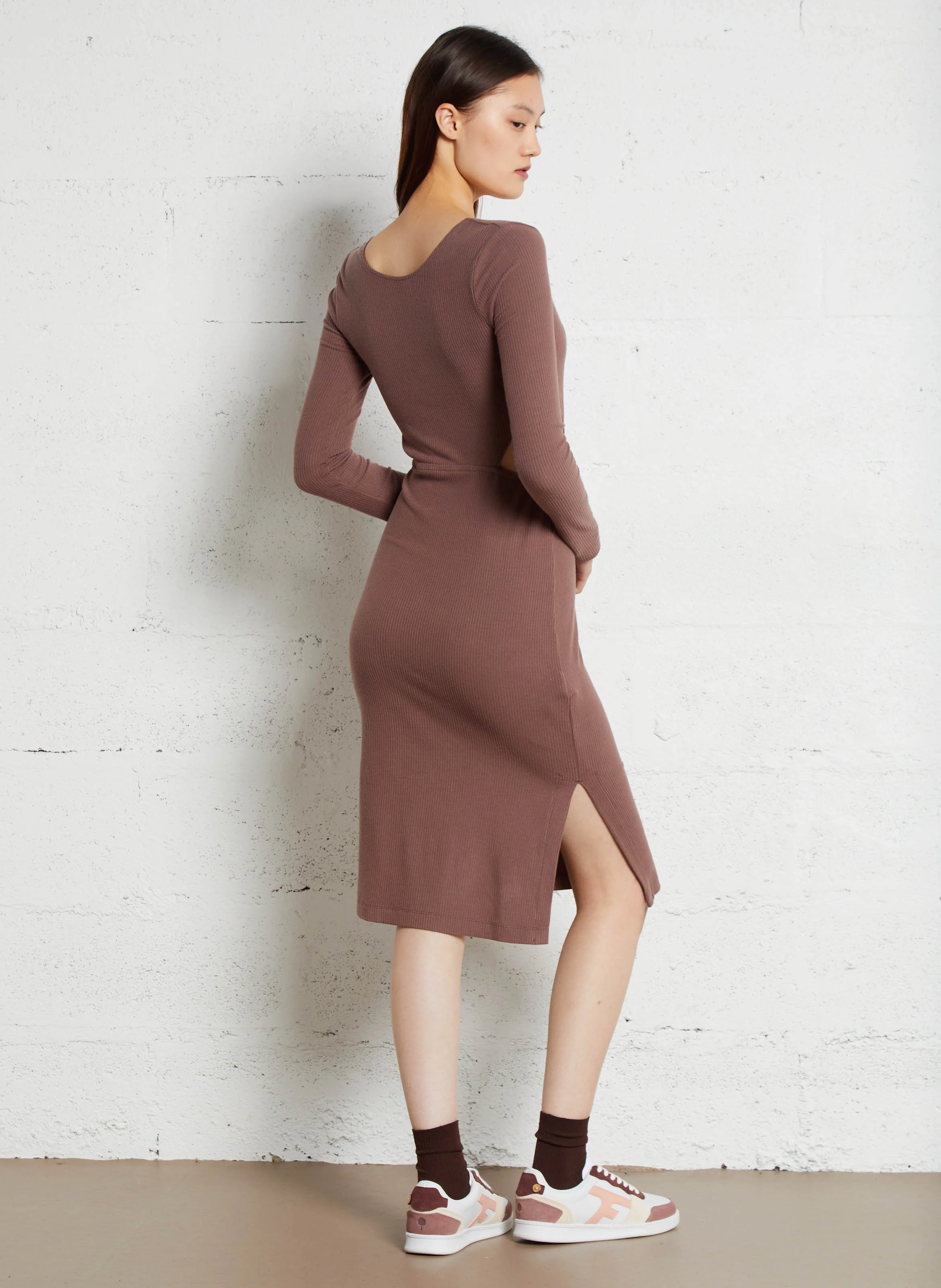 SUNNY DAY - Robe midi ajustée en maille | Marron