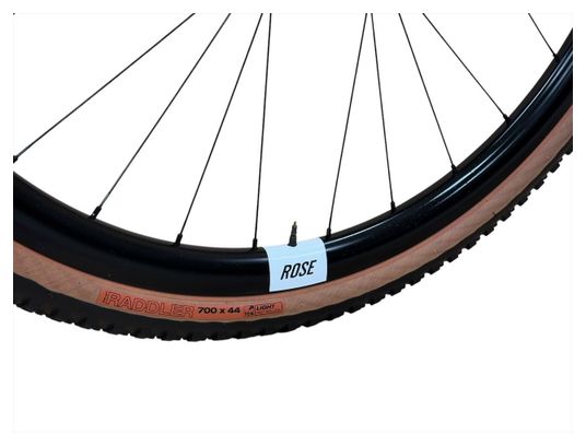 Produit reconditionné . Rose Backroad Rival eTap Rival AXS XPLR 2022 . Vélo de gravel . Rose . très bon état