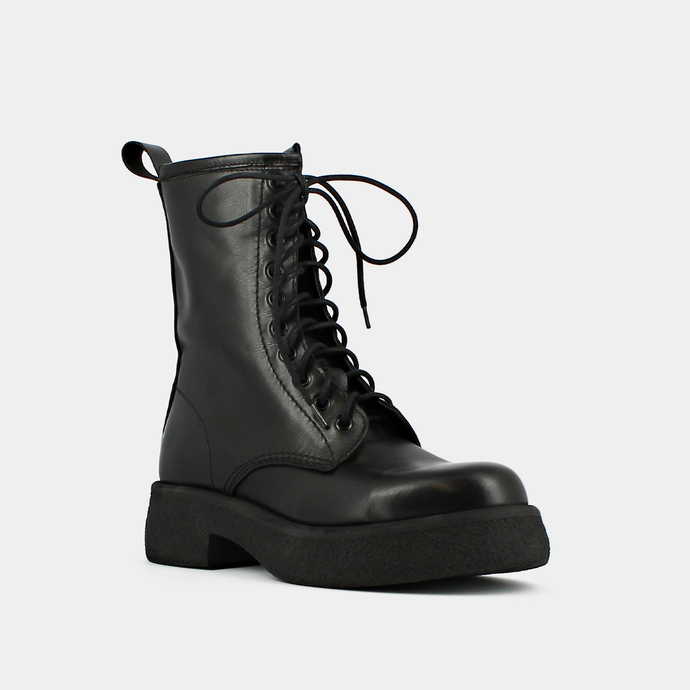 Boots à plateformes et lacets  en cuir noir