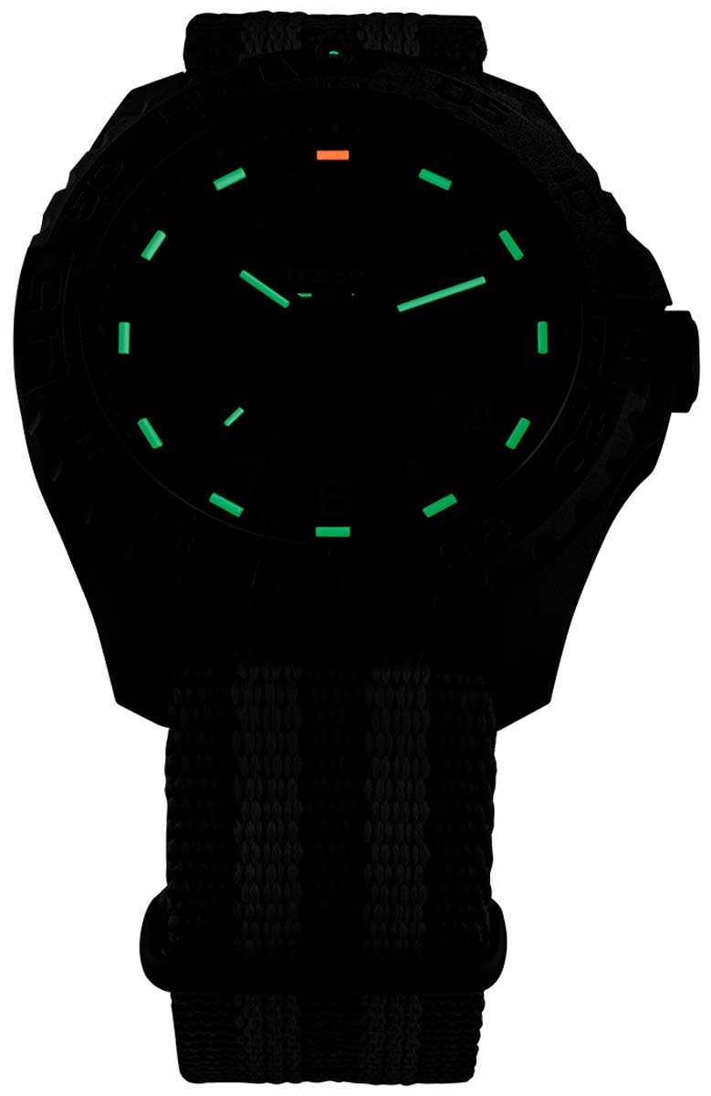 Traser Herrenarmbanduhr 109041 - 44 mm