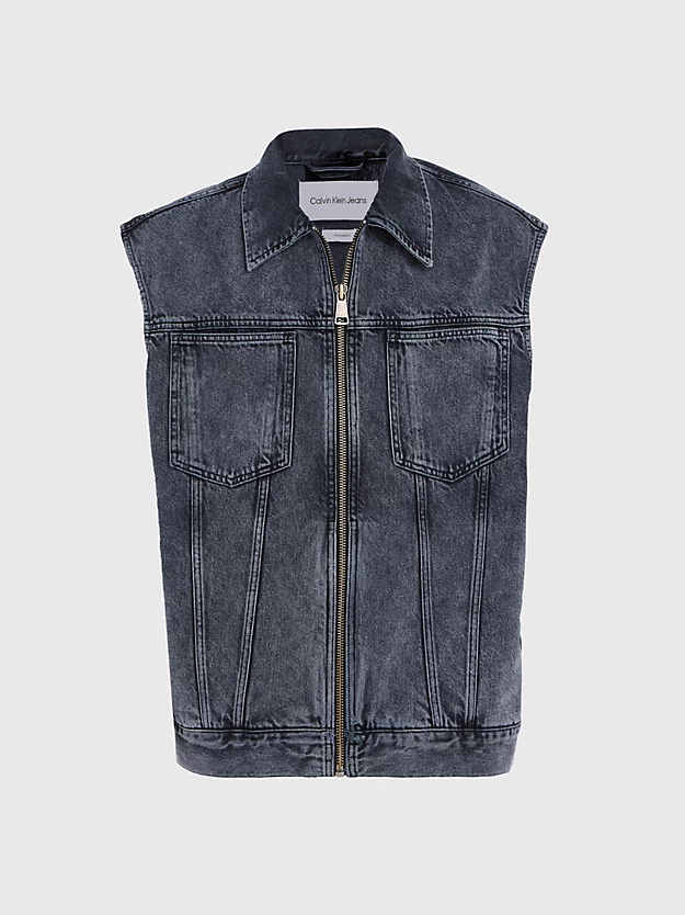 Colete jeans oversized com zíper frontal completo.