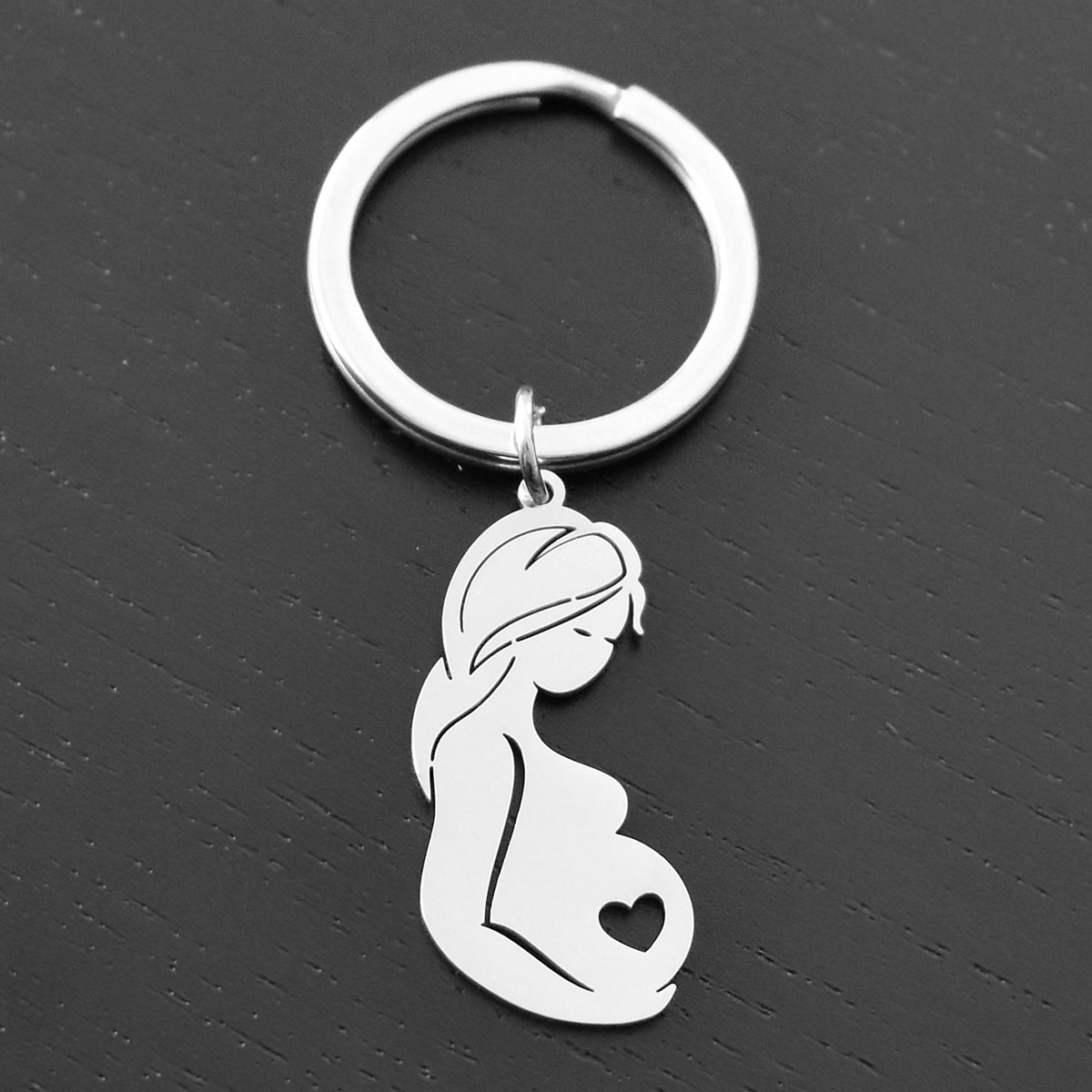Porte-clés femme enceinte coeur argenté
