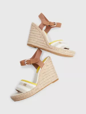 Sandálias espadrille de crochê com salto alto em plataforma