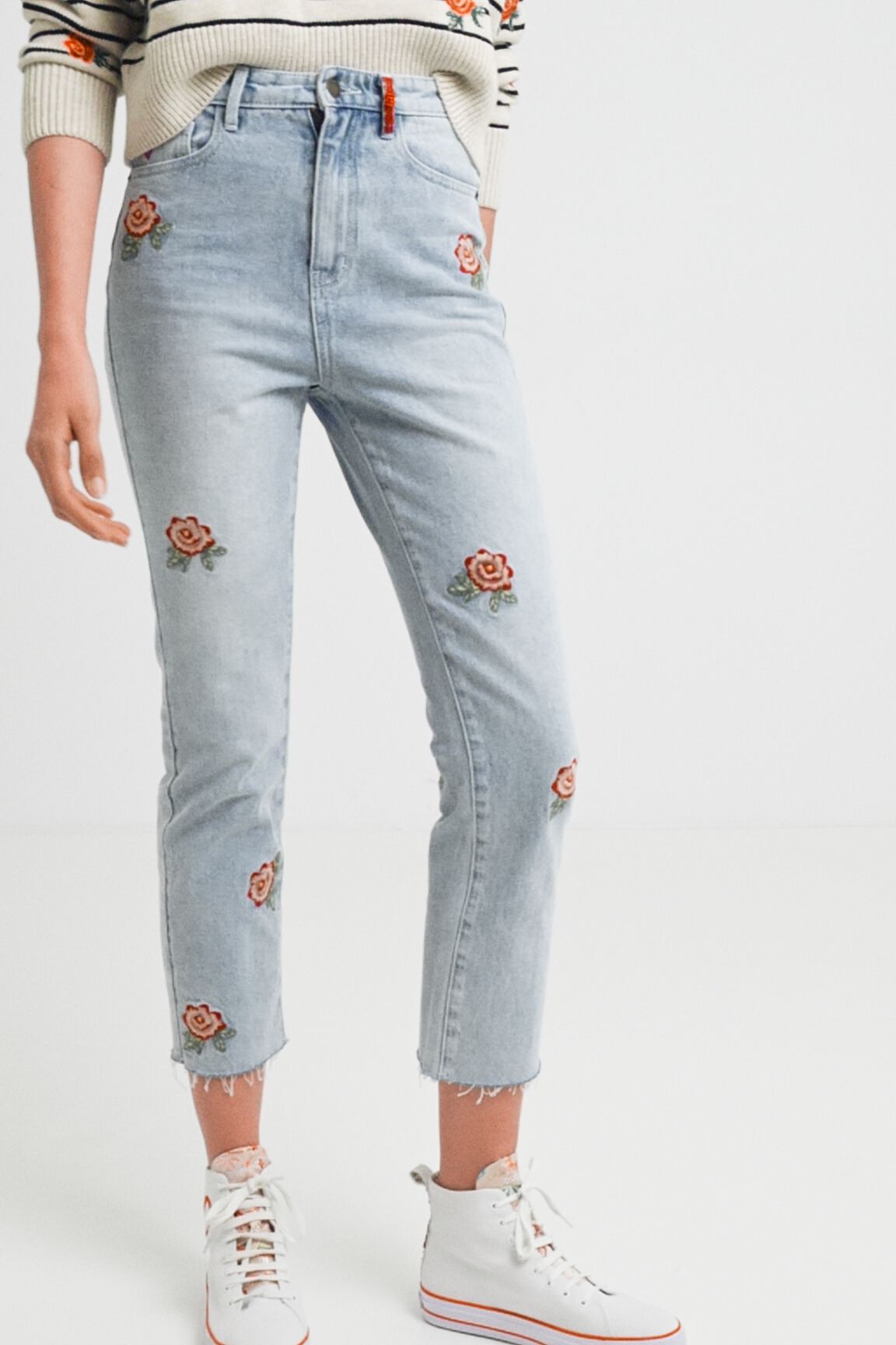 Jean droit à fleurs