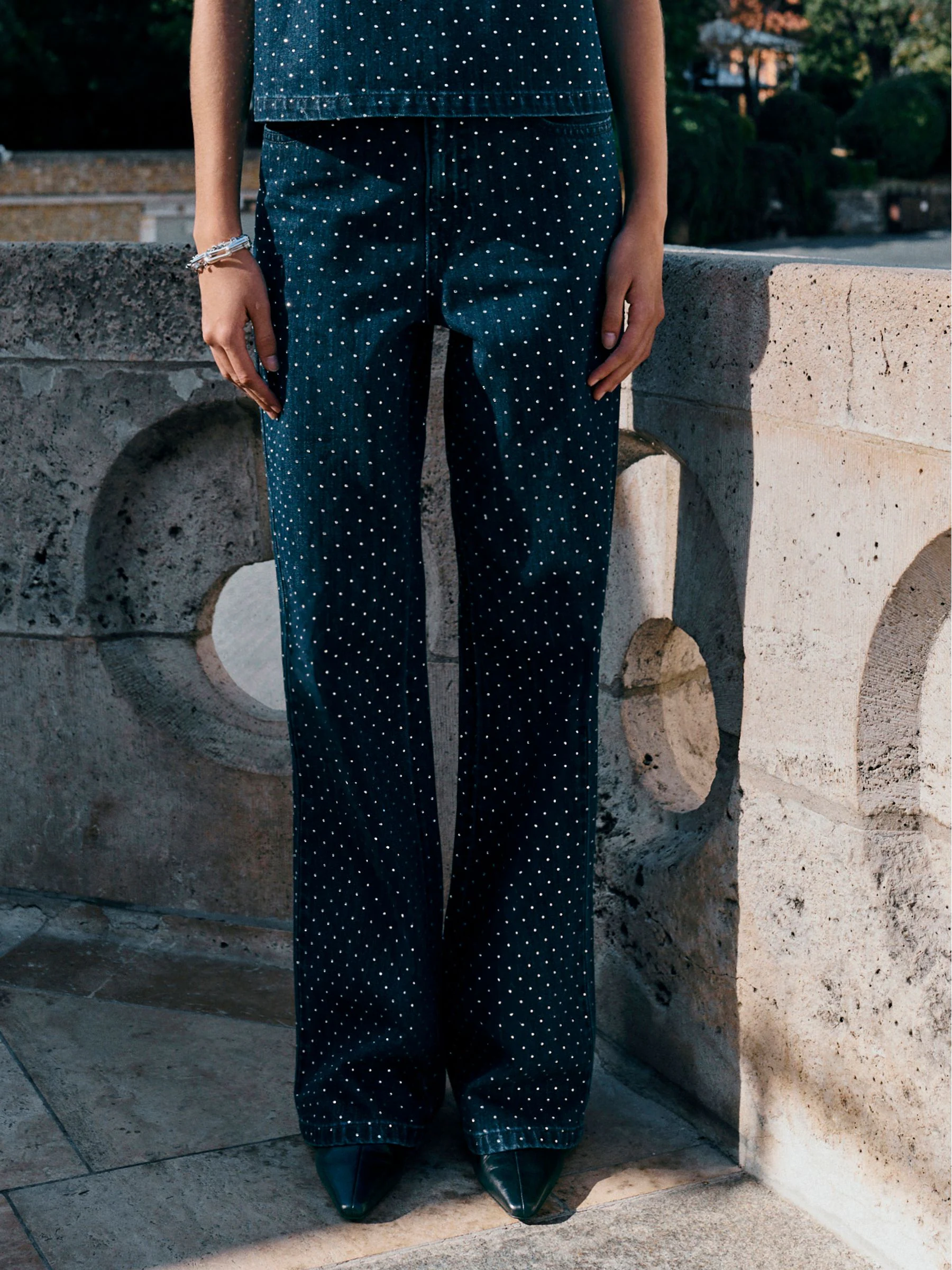 Blauw met wassing - Versierde jeans met wijde pijpen