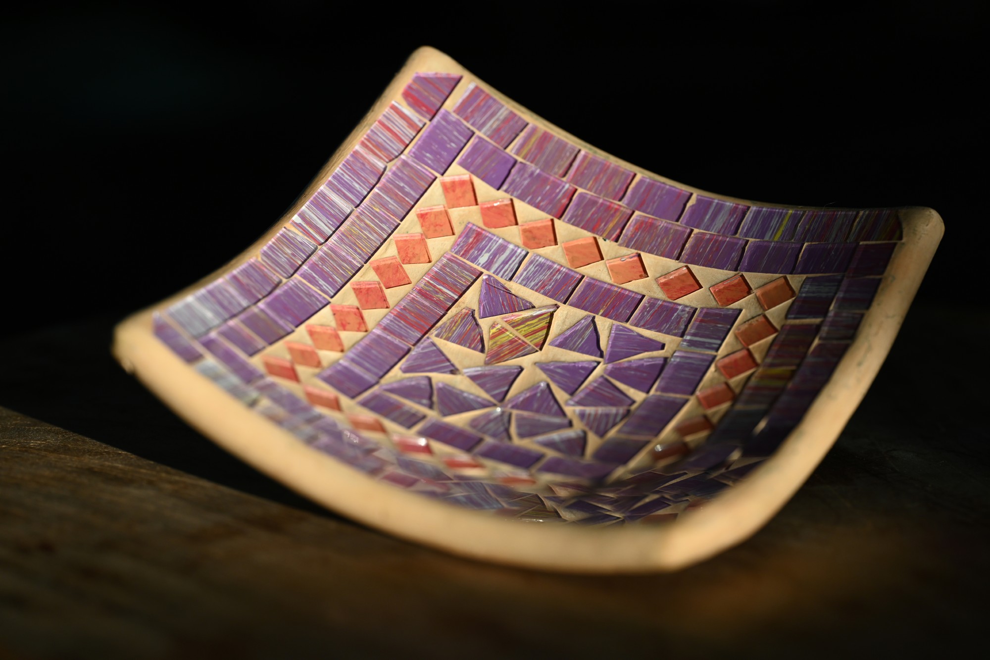 Mosaikteller 'Sweet 70's', lila, rot, B 16 cm, L 16 cm, H 4,5 cm von fischer's lagerhaus