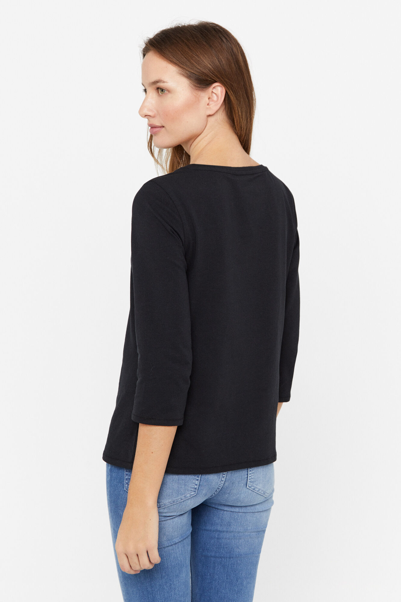 Camiseta básica com decote canoa - Preta