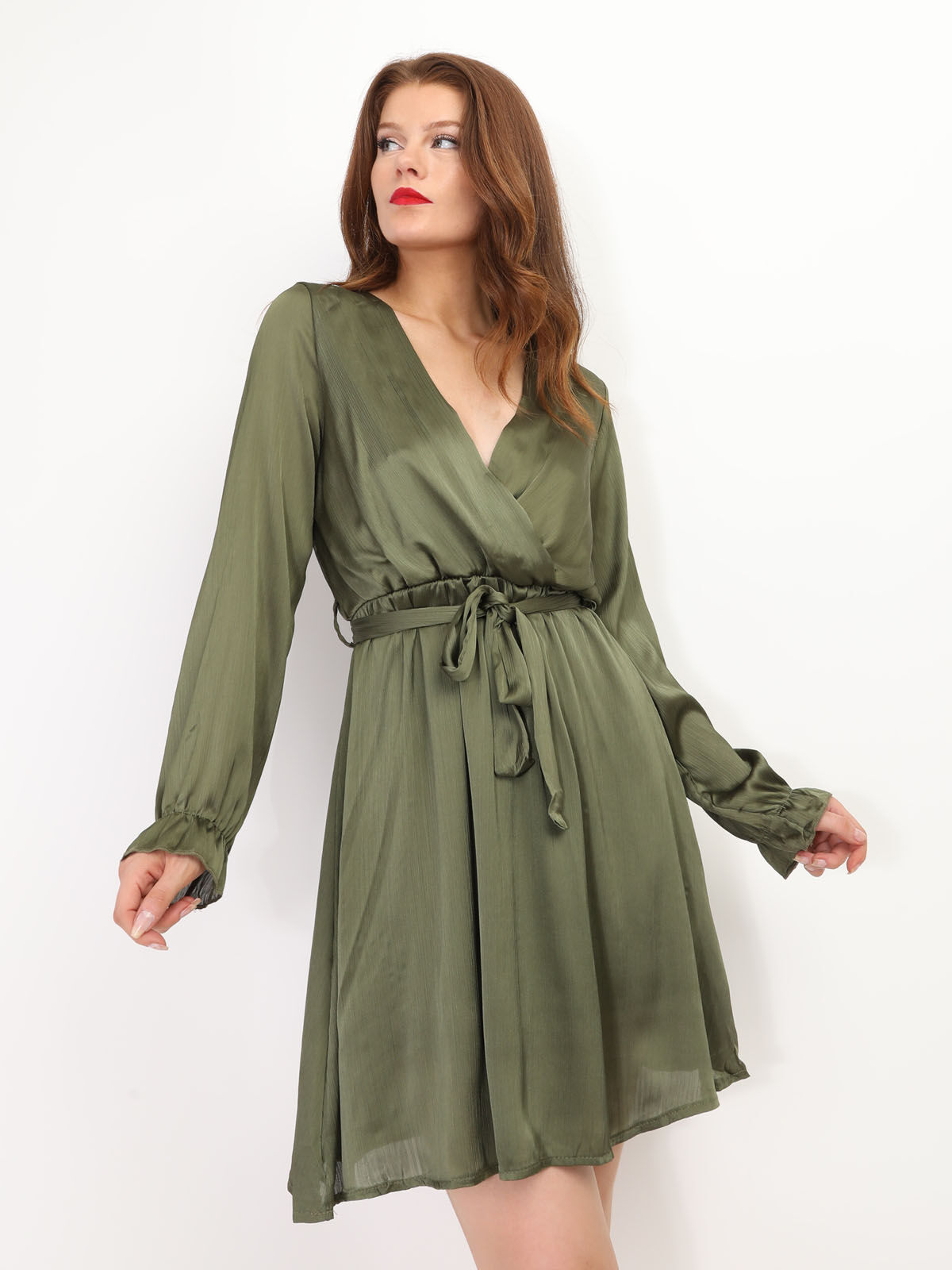 Robe cache-coeur satinée à ceinture- Kaki