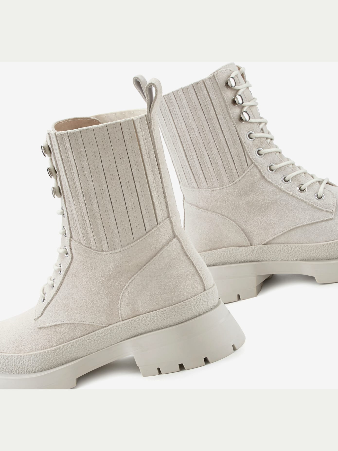 Bottines en cuir doux