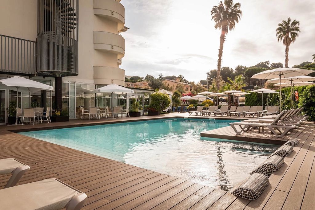 ALEGRIA Fenals Mar Logies - Hotel