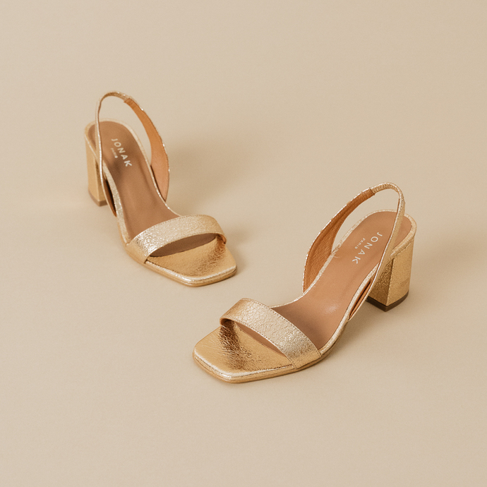 Sandales à talons et bouts carrés  en cuir craquelé or