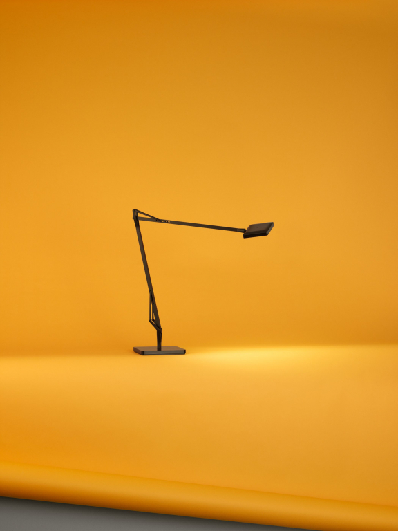 Flos Kelvin Edge bureaulamp LED titanium