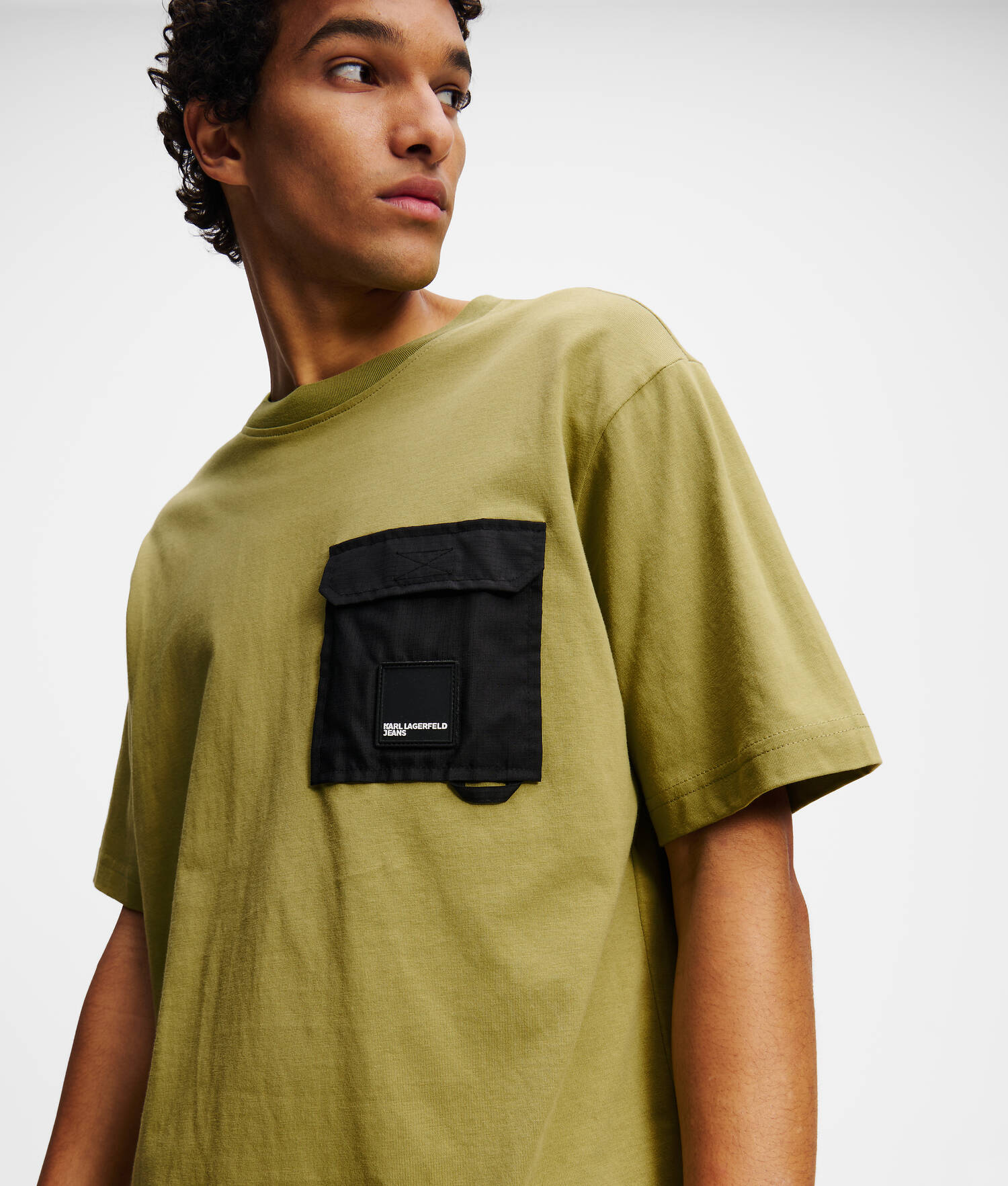 T-SHIRT AVEC POCHE POITRINE - Vert Olive