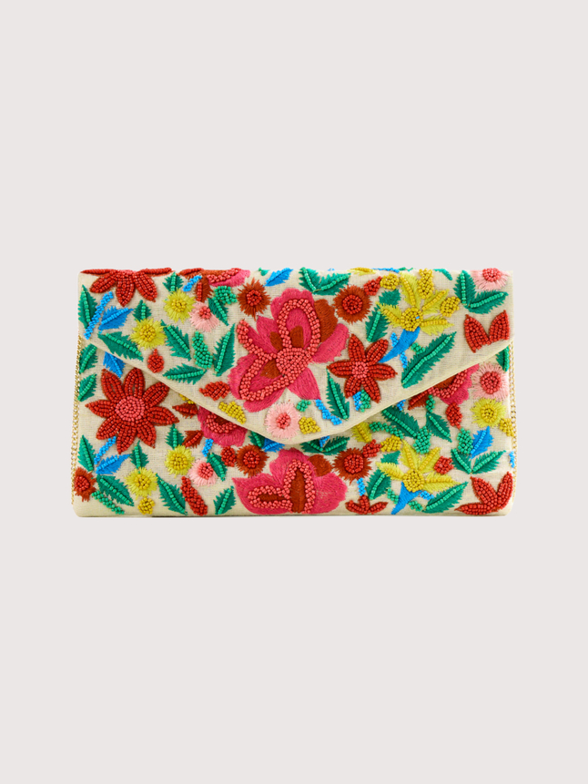 Pochette avec broderies