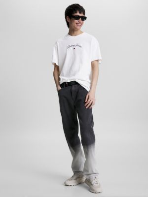 Camiseta com logo e modelagem relaxada