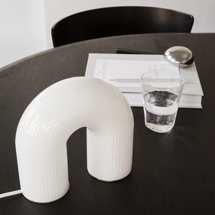 Ferm Living - Vuelta LED Tischleuchte / weiss