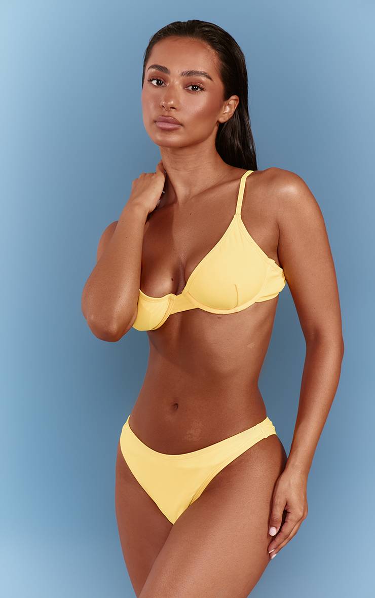 Jaune Haut De Bikini À Armatures Basique
