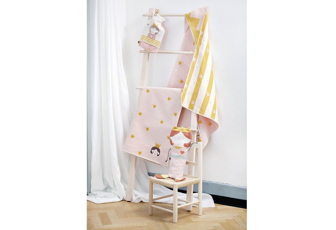 FUSSENEGGER Babydecke mit Kapuze Kronen