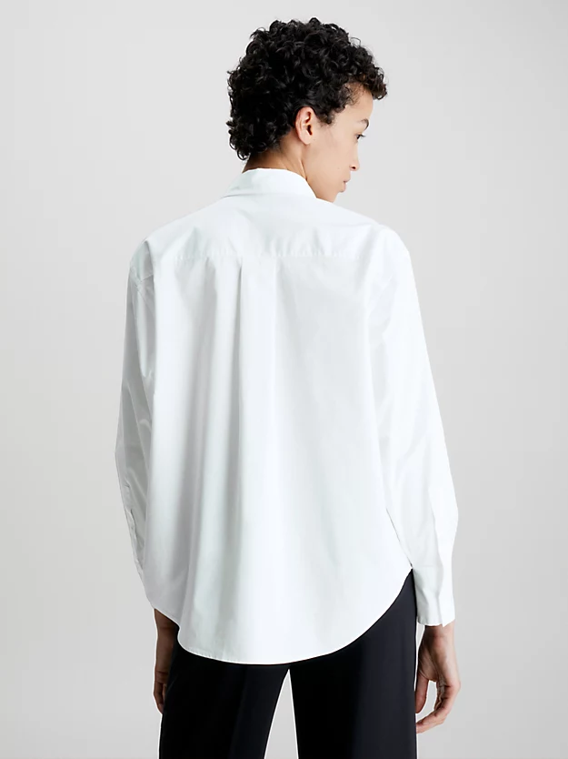 Camisa de cetim de algodão com modelagem relaxada