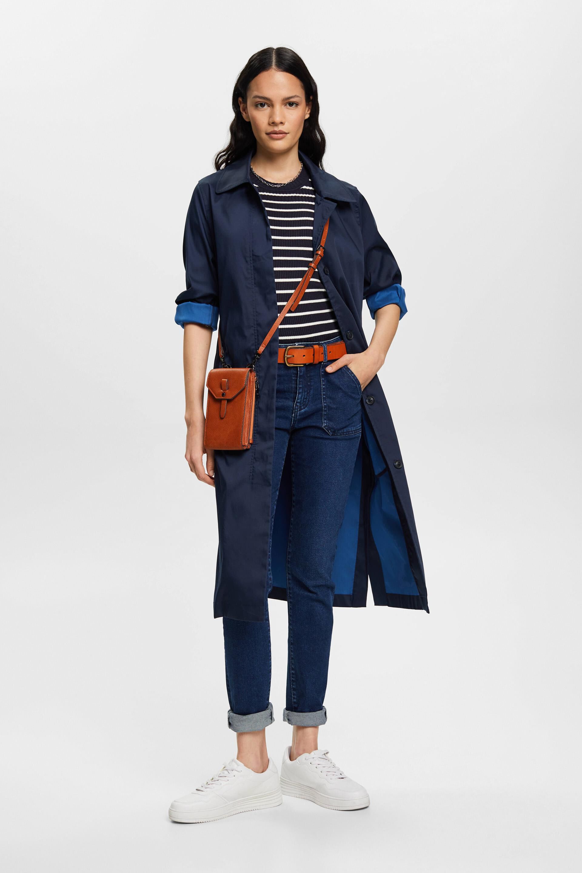 Manteau doté d’un col à rabattre