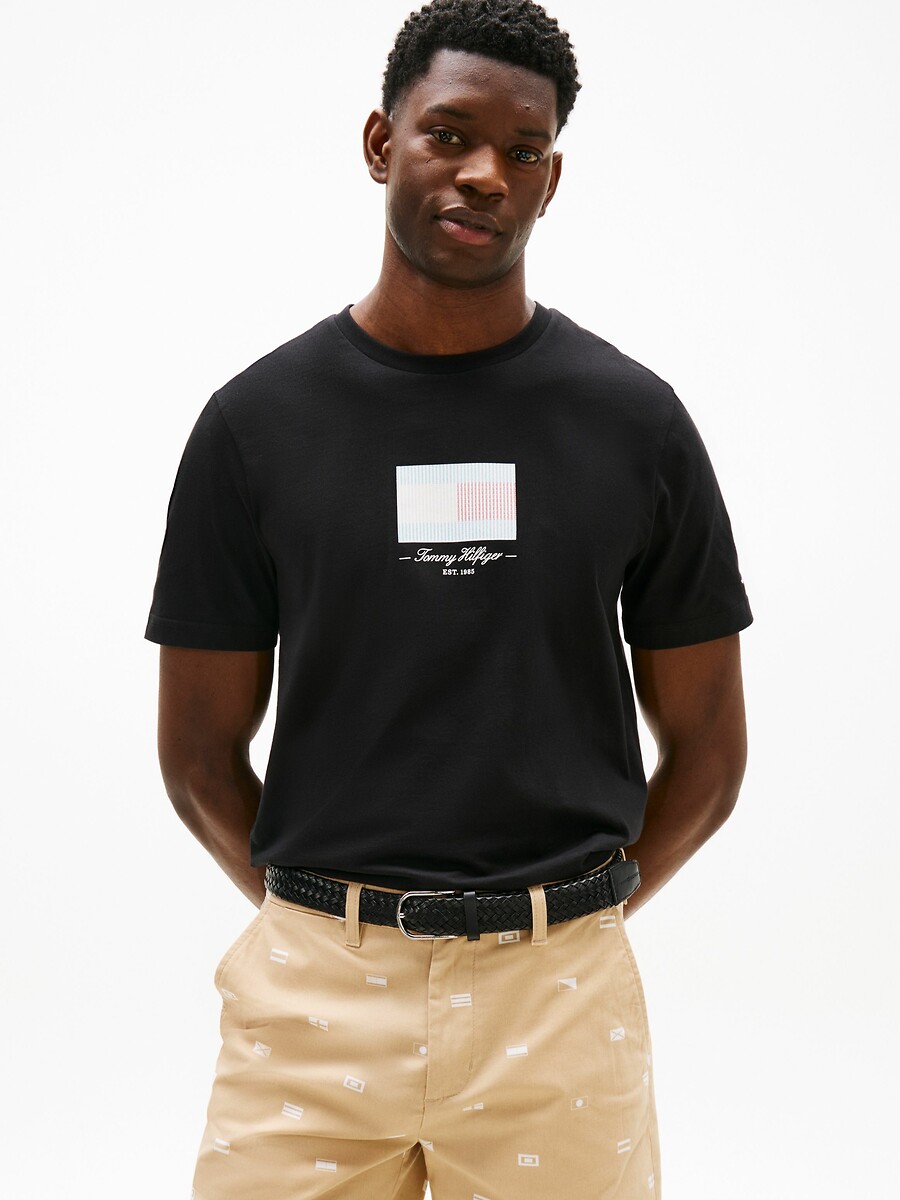 TOMMY HILFIGER<br>Camiseta de manga curta com bandeira do logotipo
