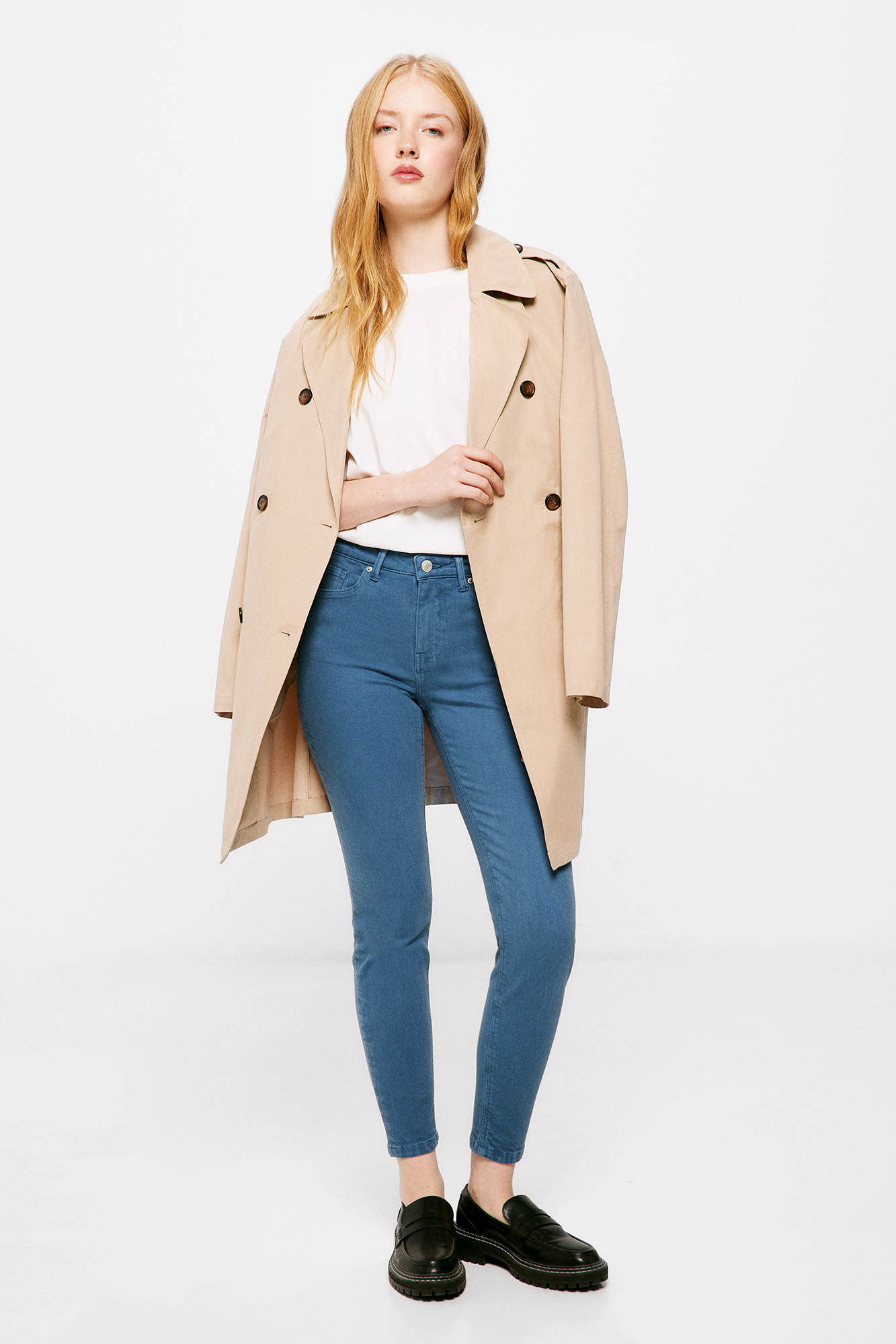 Calça jeans cropped slim colorida