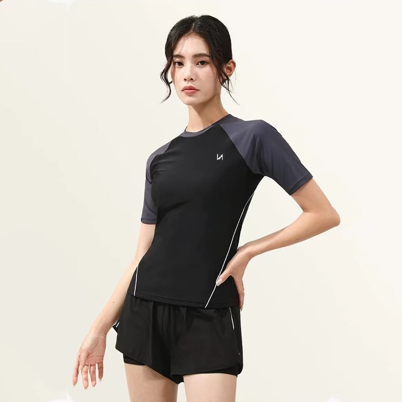 Seneliel - Set: Rashguard met korte mouwen en raglanmouwen + zwemshorts