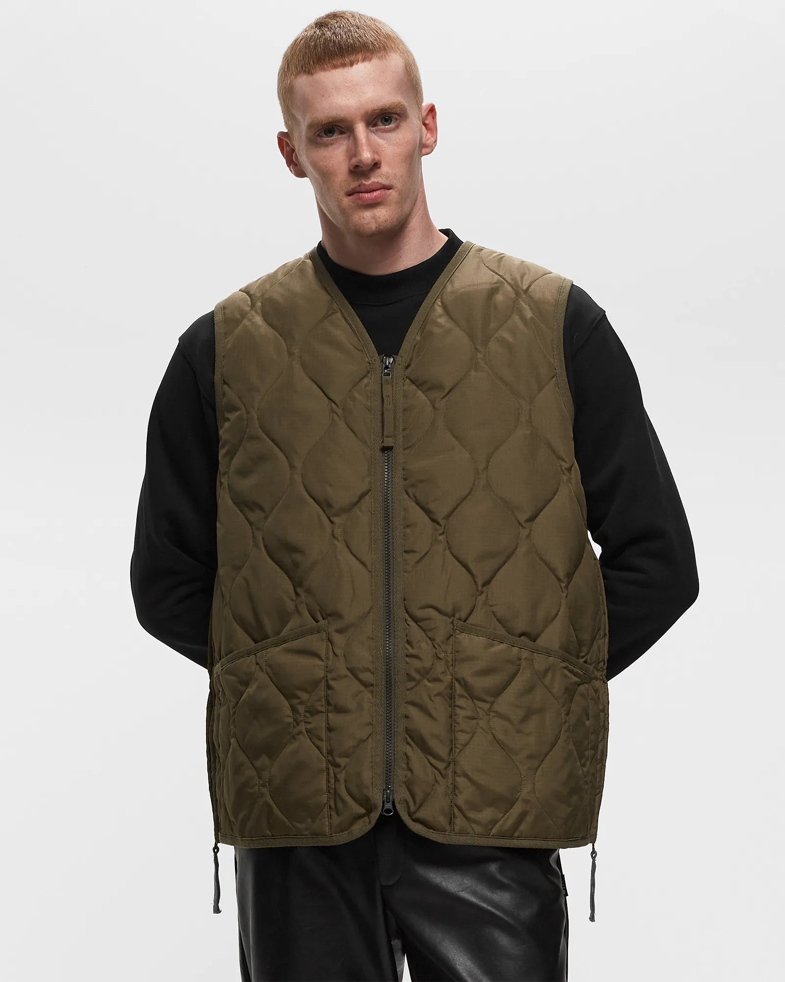 Taion MILITARY ZIP V-NECK DOWN VEST