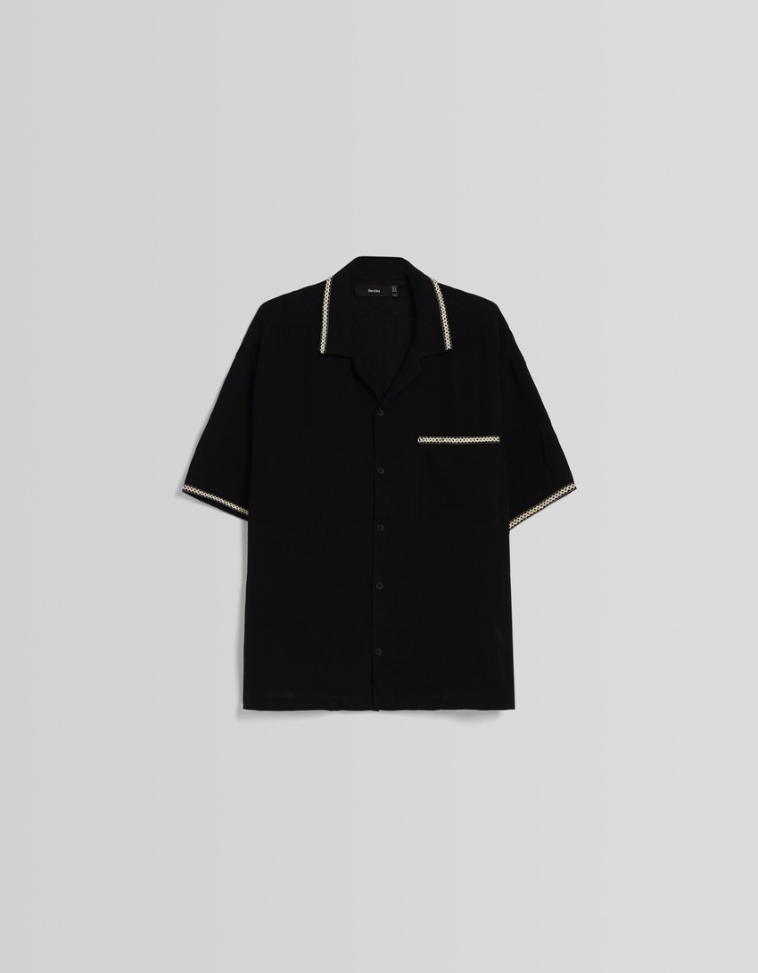 Camisa de manga curta com detalhes