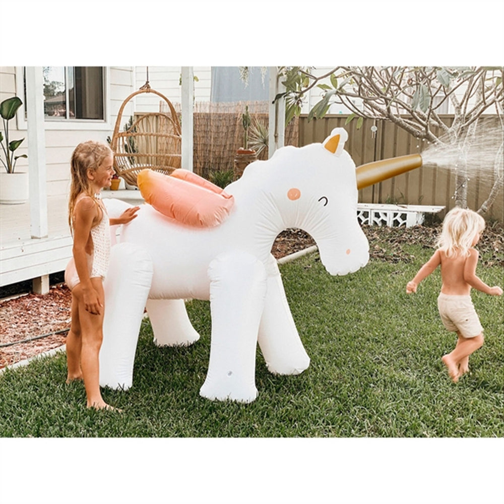 Køb SunnyLife Oppustelig Kæmpe Sprinkler Unicorn