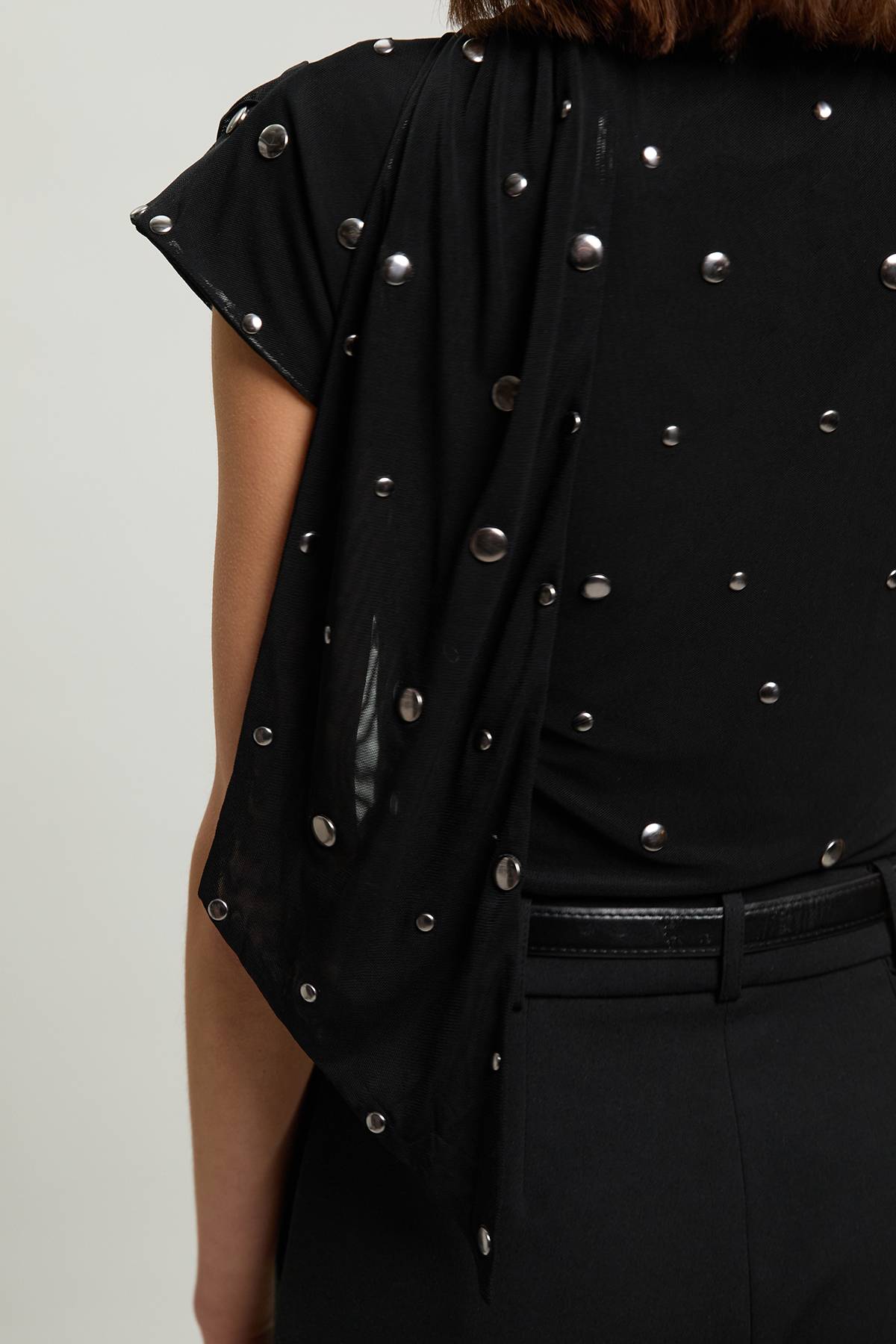 KarenMillen Haut En Jersey À Col Bénitier Avec Détails Cloutés