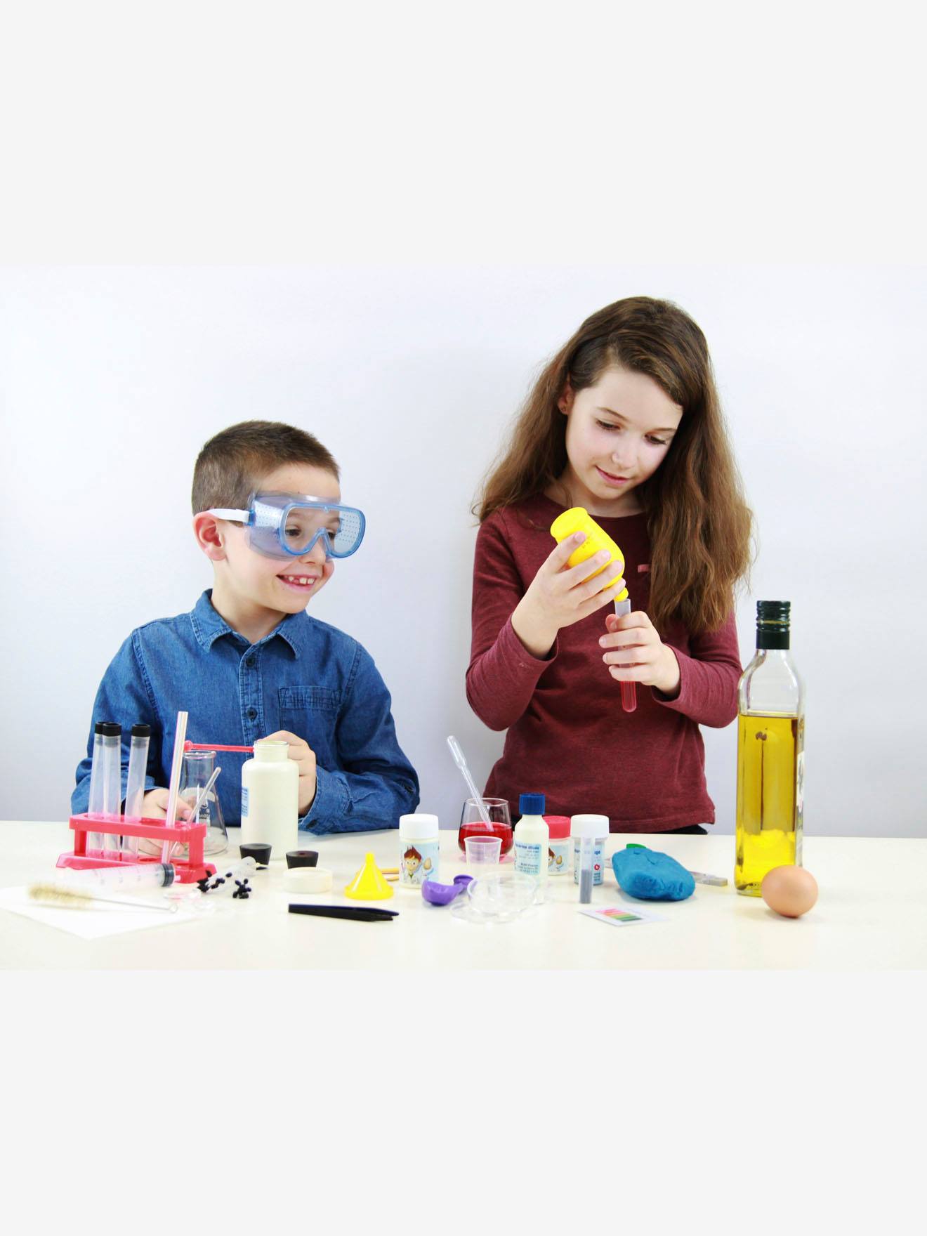 Laboratório de Química Buki com 150 experimentos azuis