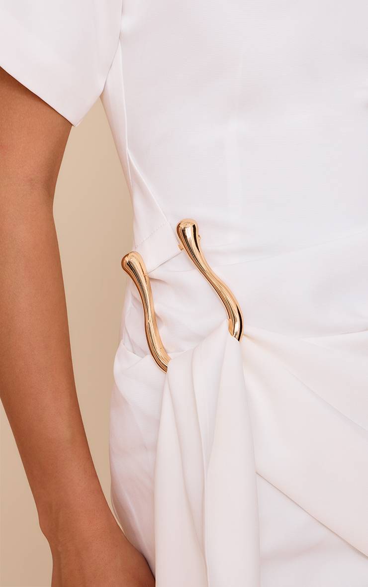 Crème Robe Courte Portefeuille Avec Finitions Tissées