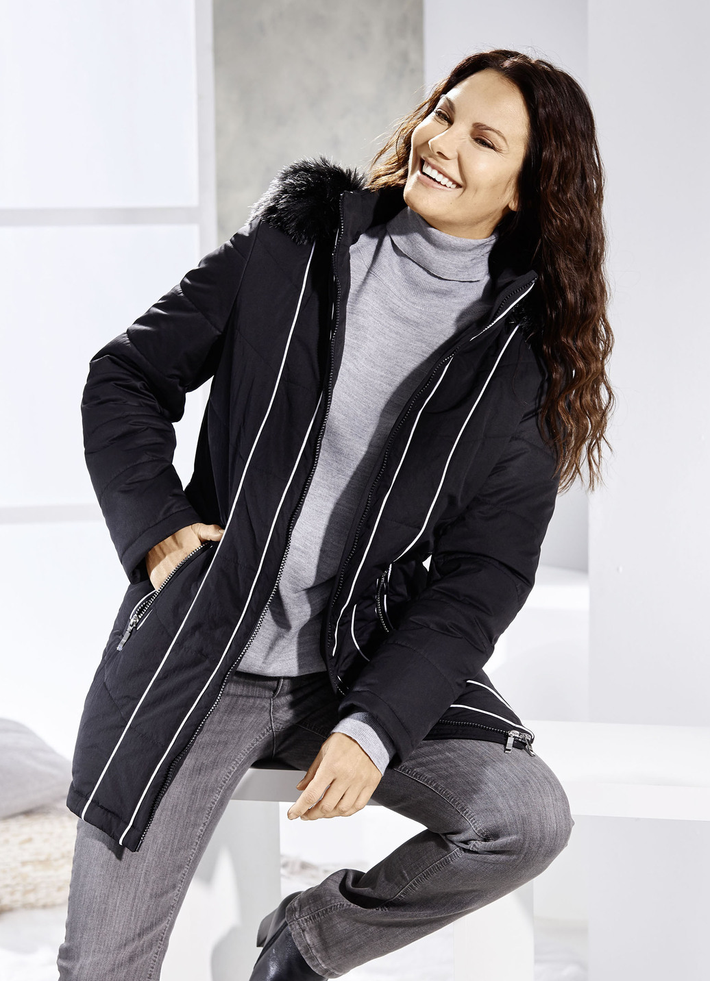 Jacke mit Kontrastpaspelierungen