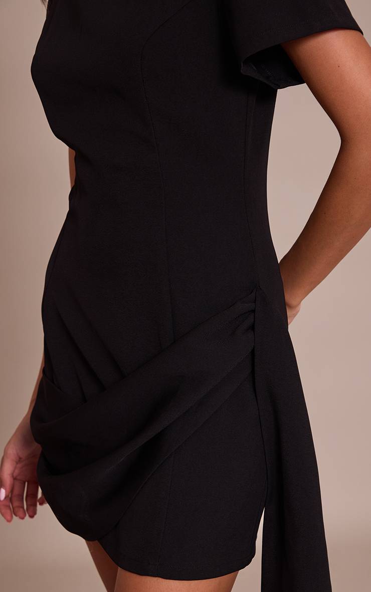 Noir Robe T-shirt Ajustée En Tissu Tissé Avec Détail Cache-cœur