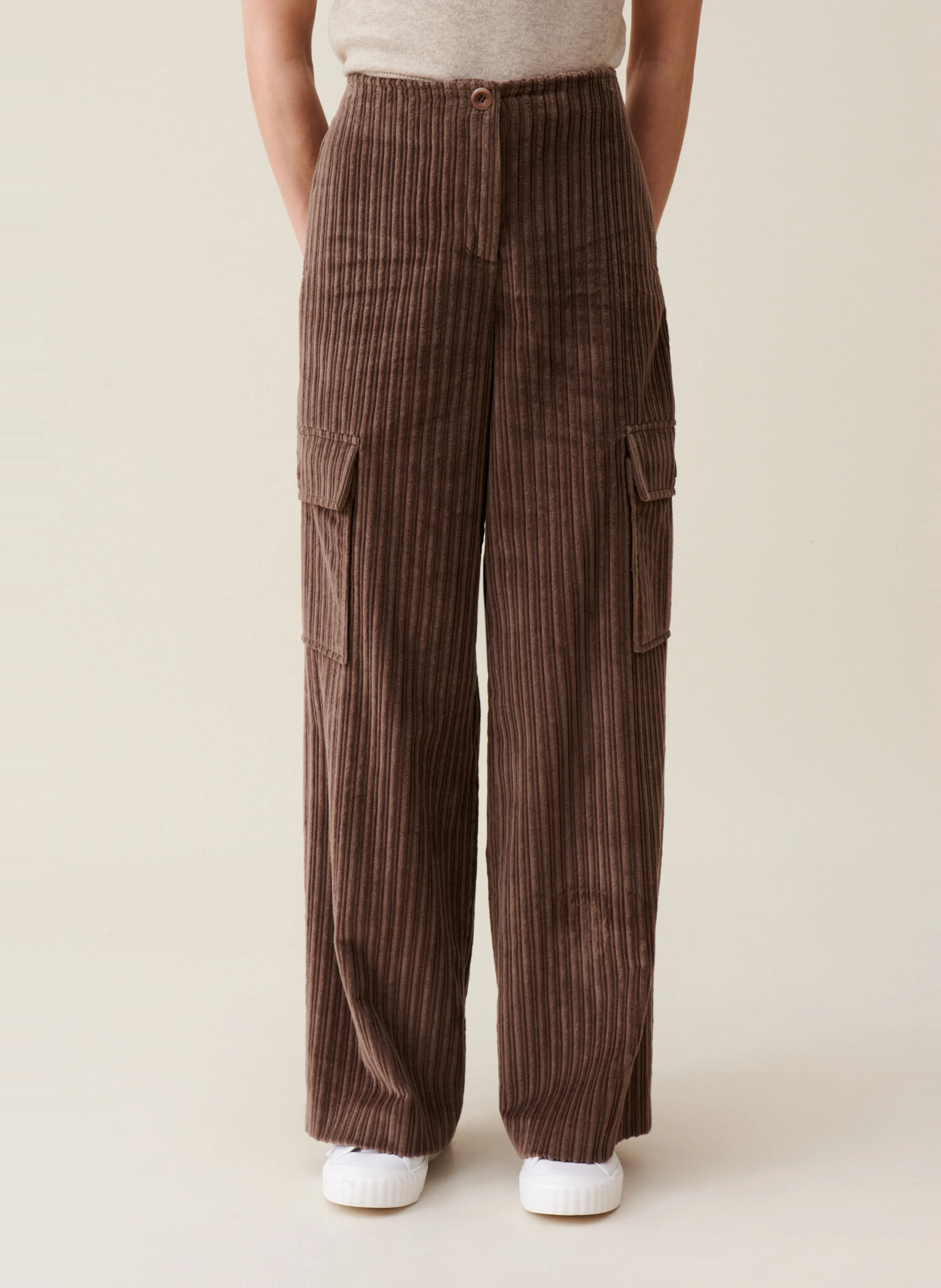 Pantalon cargo large en velours côtelé | Marron
