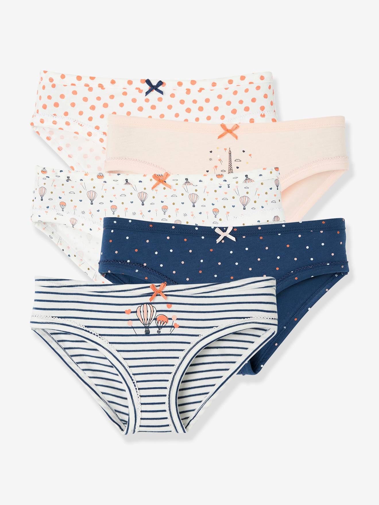 Pacote com 5 calcinhas fantasia para meninas, brancas lisas com estampas.