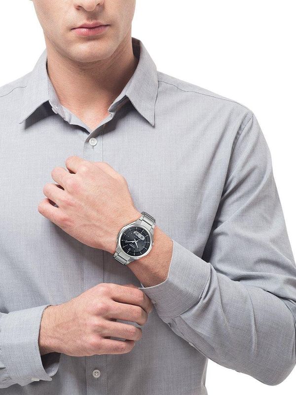 Casio Horloge LCW-M100TSE-1AE - Grij - één Maat