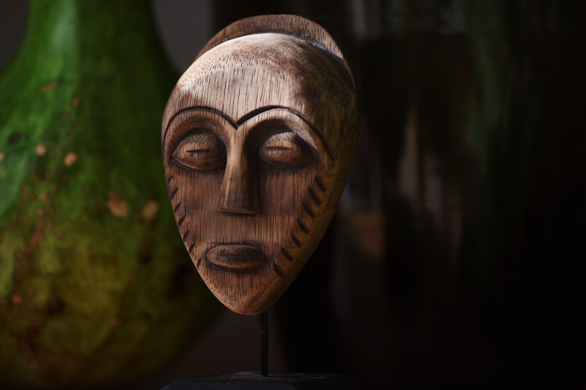 Maske 'African Man' auf Ständer, H 10 cm, B 7 cm, T 2 cm von fischer's lagerhaus