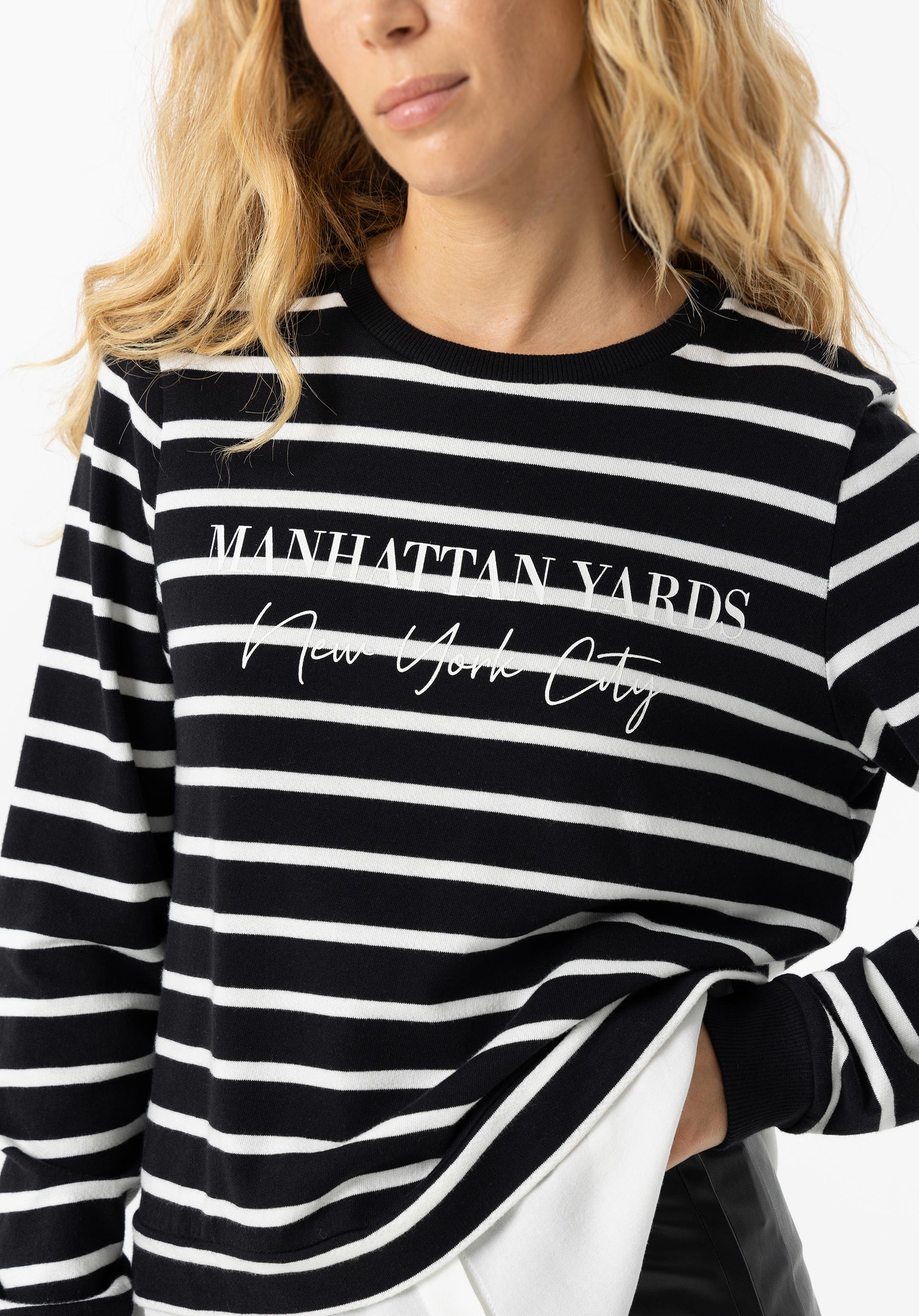Sweatshirt Combinada com Texto