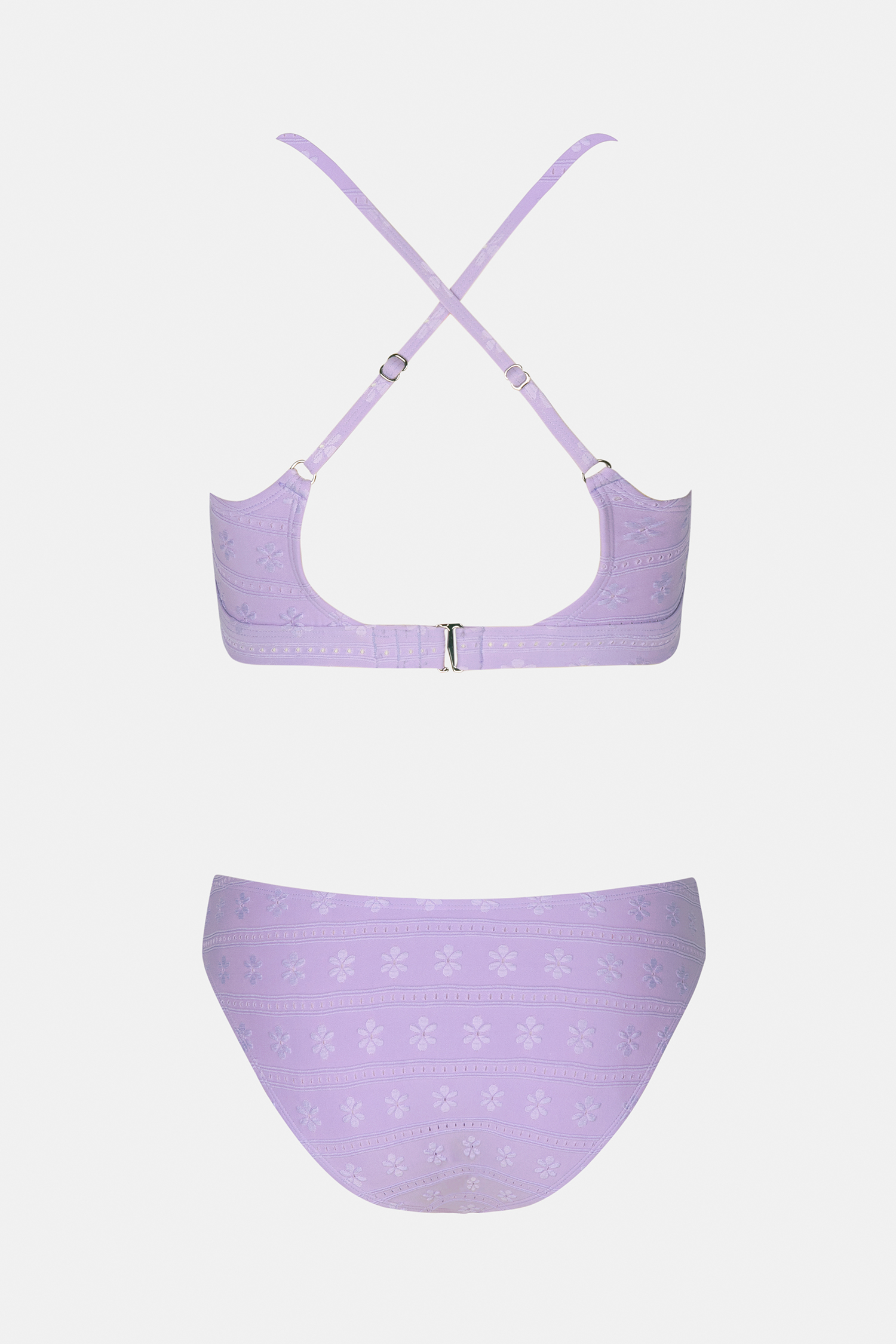 Bikini découpé et cintré avec œillet