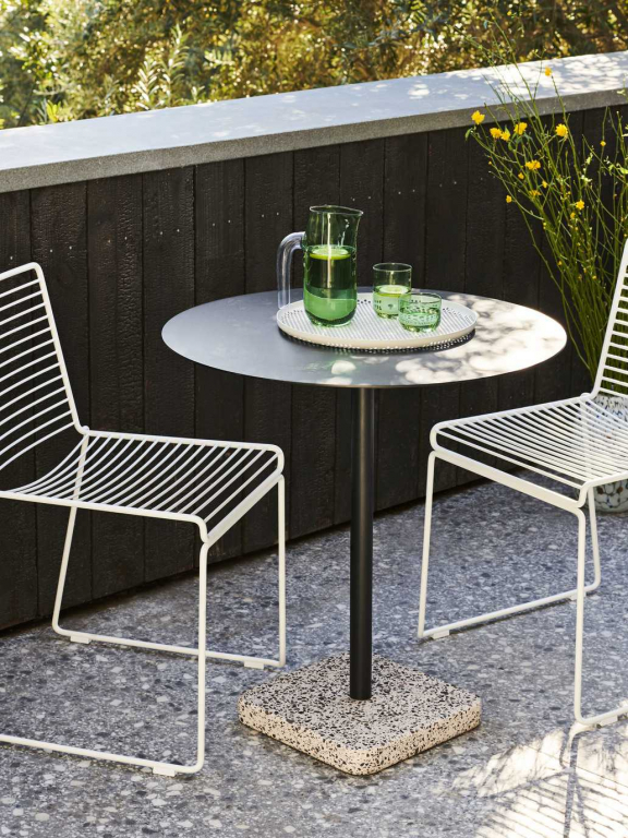 Hay Terrazzo Round tuintafel 70 sky grey - red