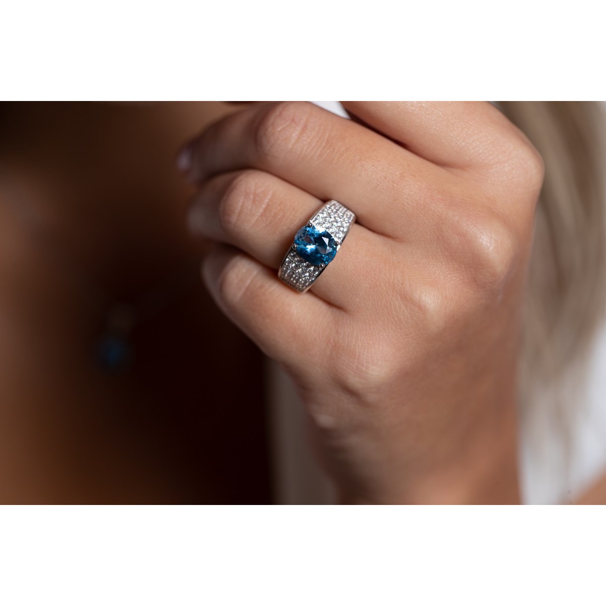 Bague ELISABETH en Argent avec pierre synthétique bleu topaze