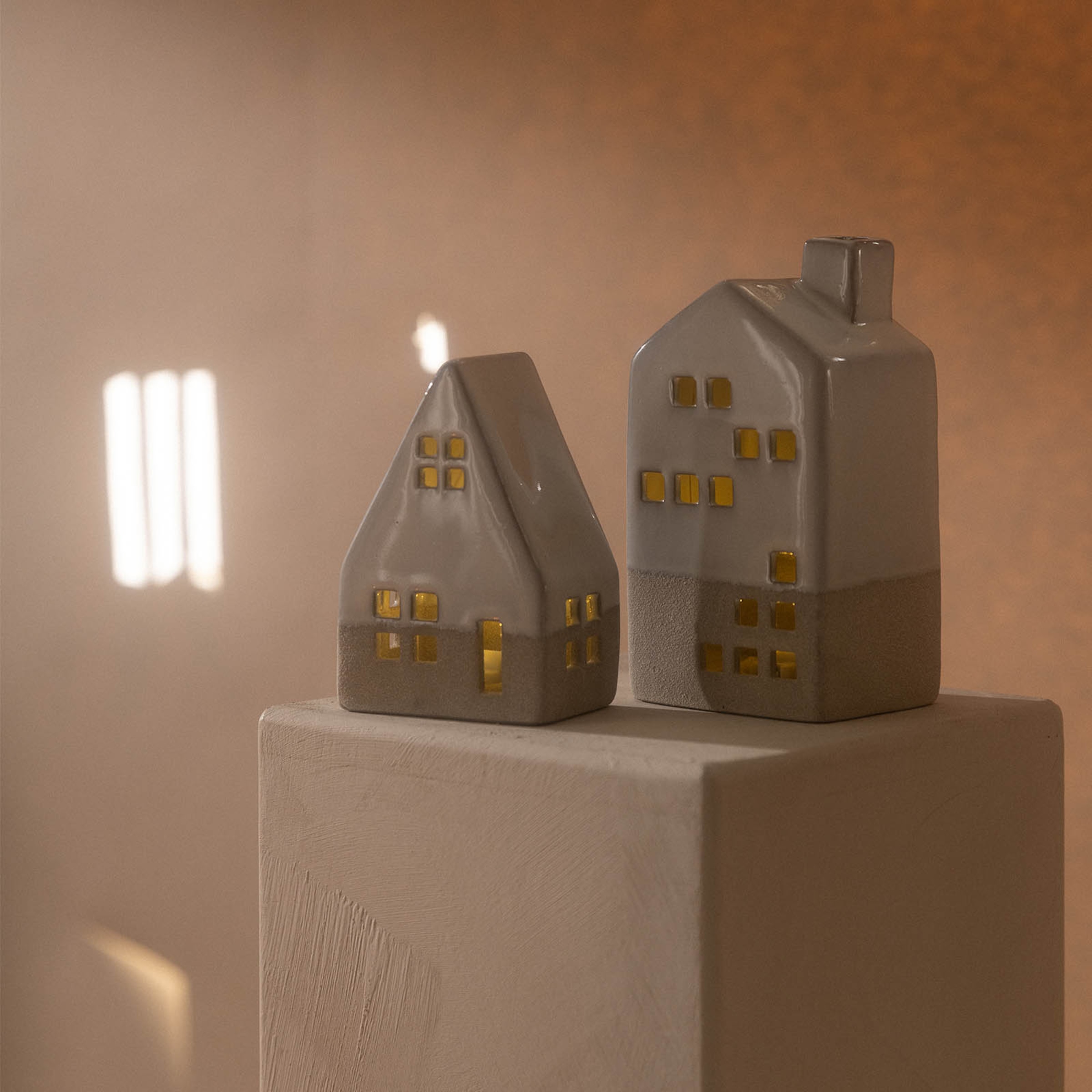 beige, B 8,5 x H 16 x T 7 cm