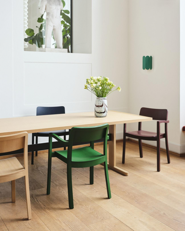 Hay Passerelle tafel 300x95 eiken Black