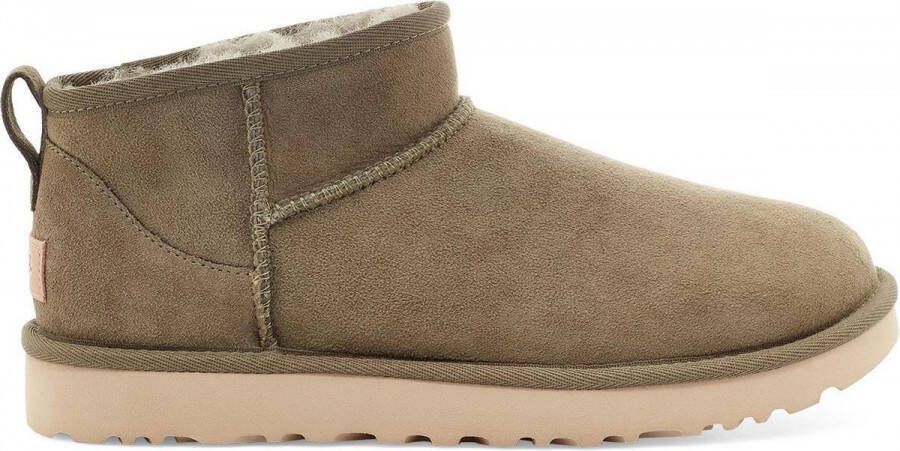 UGG Vachtlaarzen W Classic Ultra Mini Maat: 43 Materiaal: Suède Kleur: Groen