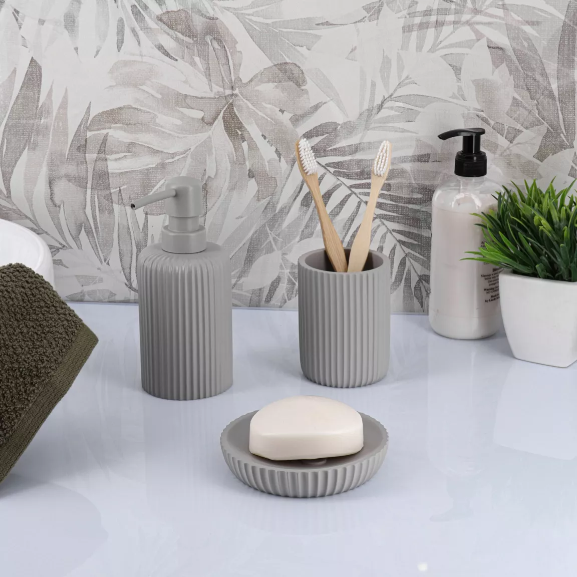 Set d'accessoires salle de bain résine Strié Gris clair