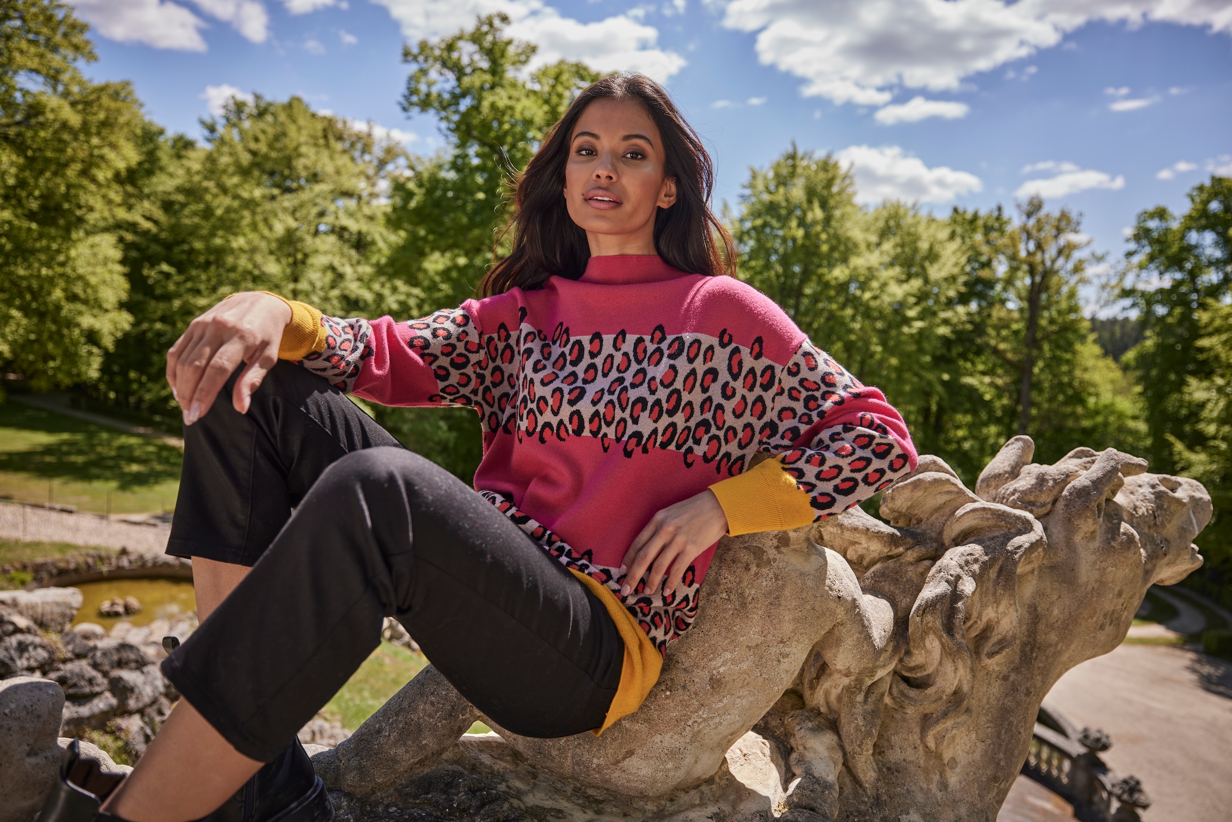 Aniston SELECTED Straight-Jeans , in Straight-Form und mit moderner Waschung - NEUE KOLLEKTION